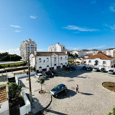 Casa Da Estacao_sao Martinho Do Porto Apartment *